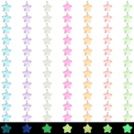 28 selvlysende stjerne vedhæng. 4 af hver farve-